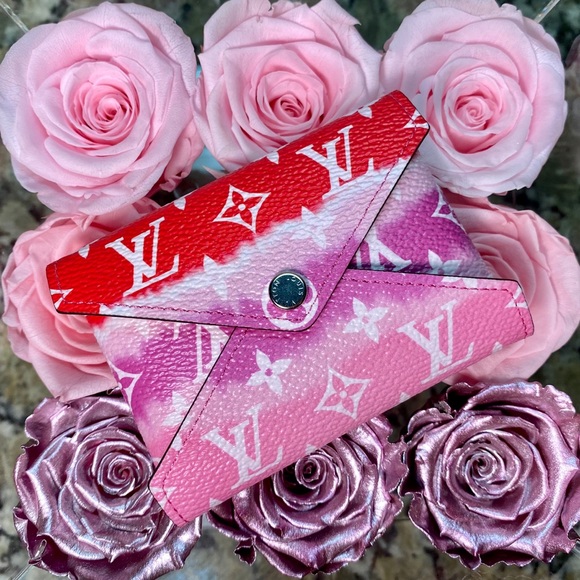 ❌SOLD❌Louis Vuitton Escale Small Kirigami Pochette - Picture 2 of 9